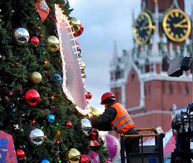 Монтаж больших ёлок в Нижнем Новгороде